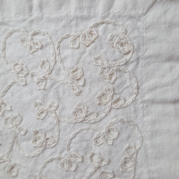 Elegant Cream Textured Napkins Set - 100% Cotton - Picture 2 of 2